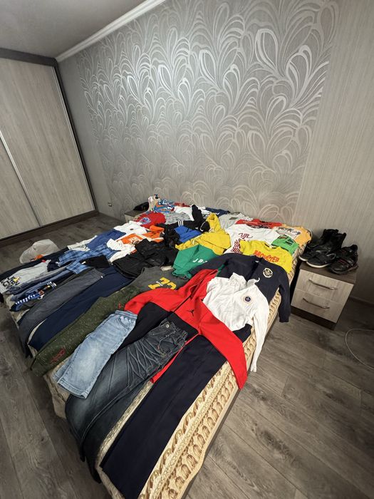 Три пакета вещей в отличном состояние