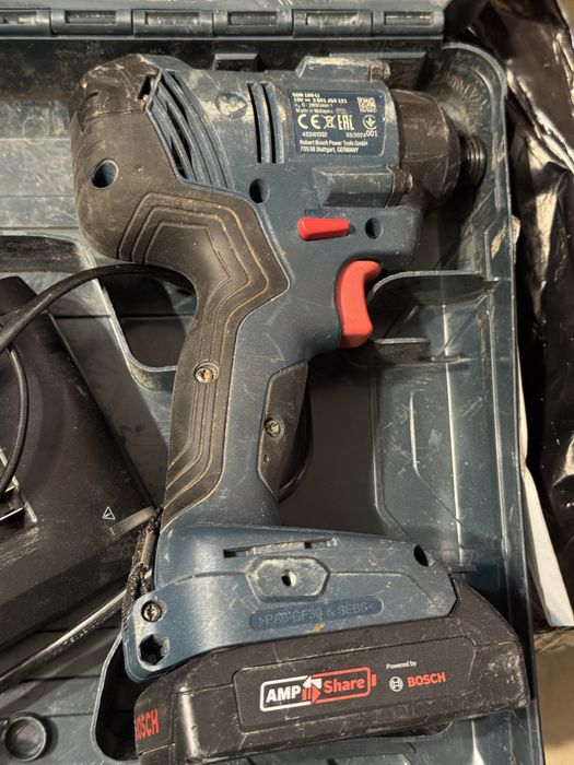 Акумулаторен гайковерт BOSCH GDR 180-LI 2 x 2,0 Ah