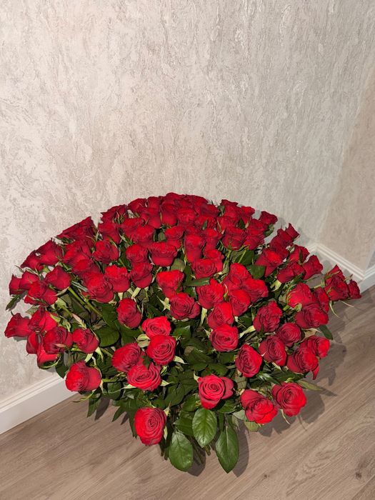 Красные роза 101шт