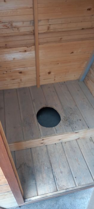 Туалет из вагонки большой