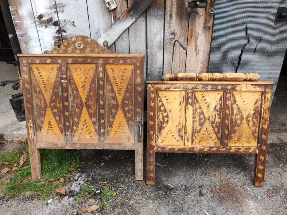 Tăblii de pat și ladă de zestre vechi