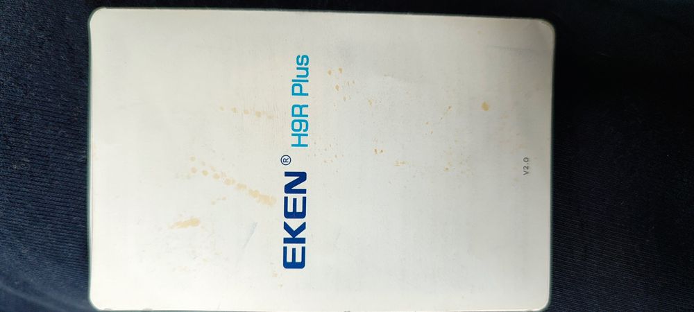 Продавам екшън камера Eken h9r plus