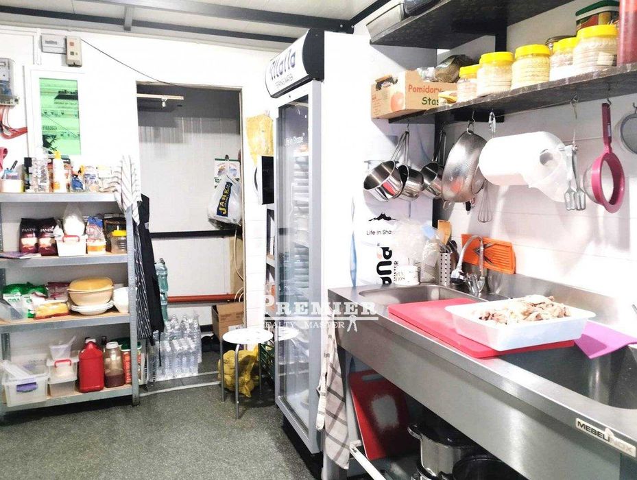 Продавам бизнес за улична храна, топ локация.