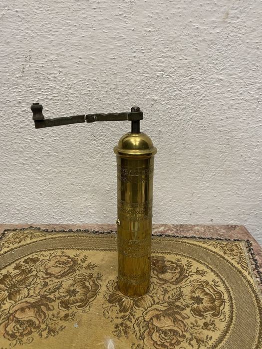 Гръцка мелничка за кафе от месинг