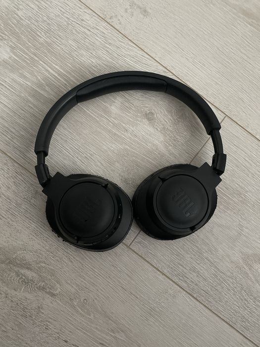 Наушники JBL большие