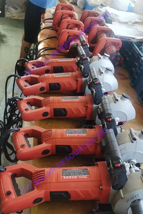 Masina slituit caneluri beton 5 discuri dia D133/D160, 2700W