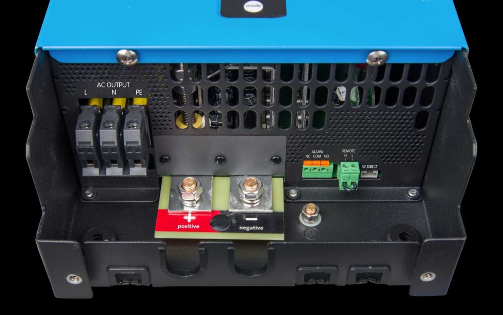 VICTRON Inverter 12/2000 230V Smart Виктрон Интелигент инвертор