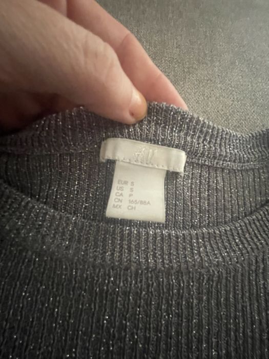 Bluza dama H&M cu manecute foarte interesante