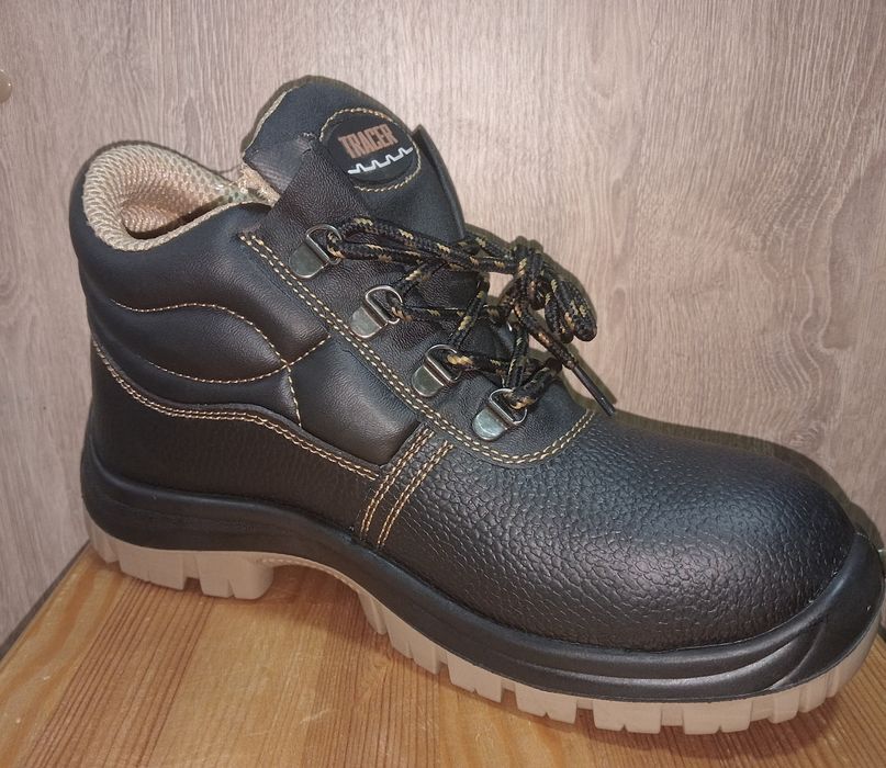 Специальная обувь Tracer