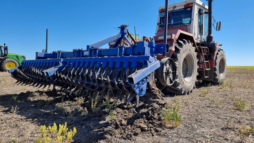 Плуг чизельный 4,5 метров