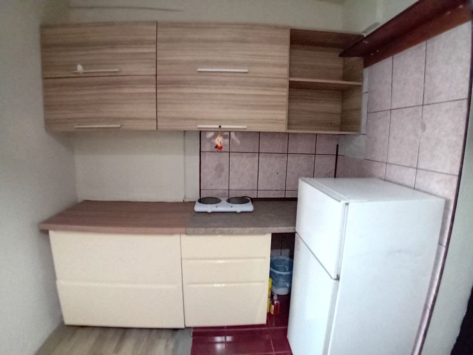 Garsoniera de Inchiriat,direct de la proprietar,Piesti str.Nicolae Dobrin 24,linga liceul Astra