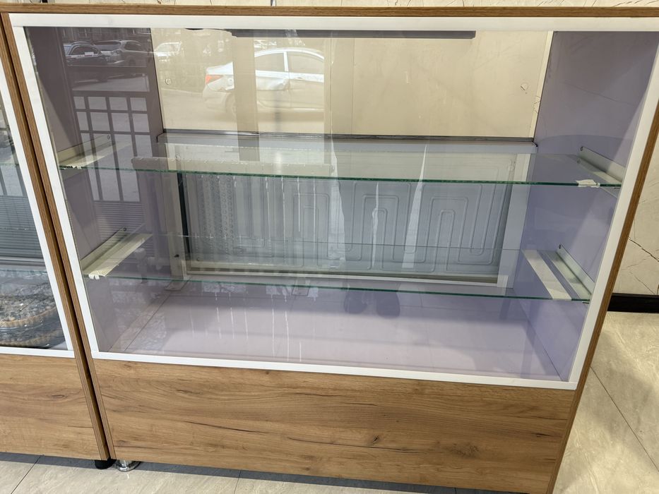 Продам холодильные витрины с подсветкой