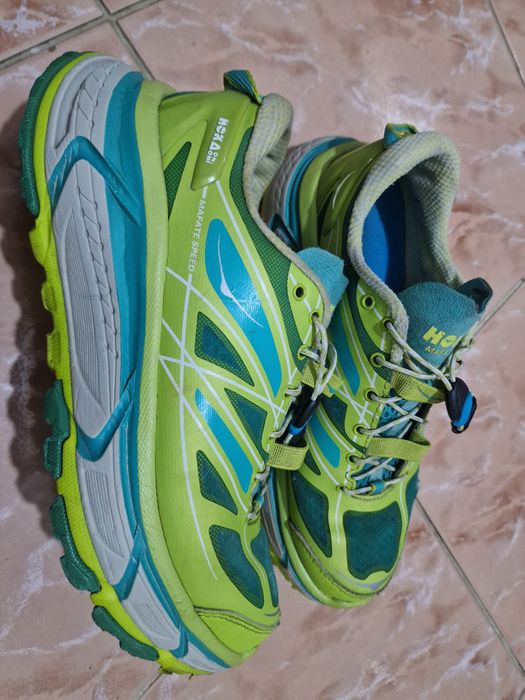 Adidasi Hoka mărimea 38