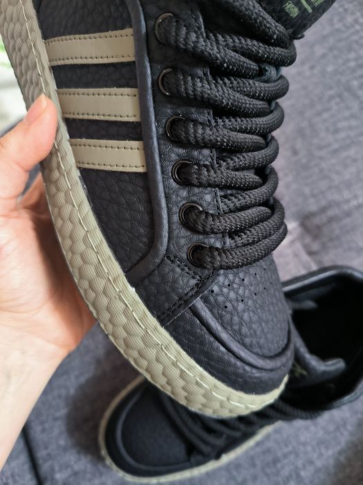 кроссовки 41-42 размер