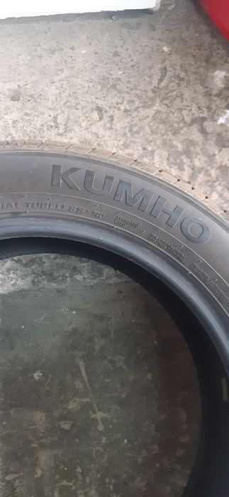 Vând  anvelope Kumho