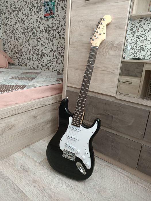 Продам электрогитару и комбик