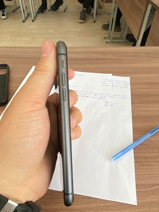 продам Айфон 11