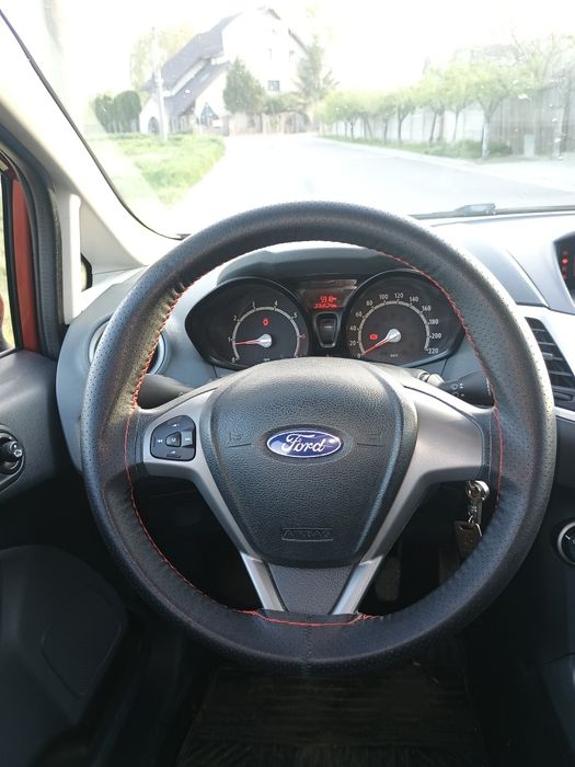 Vând Ford fiesta