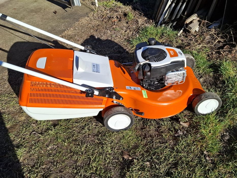 Masina de tuns gazon Stihl RM 253