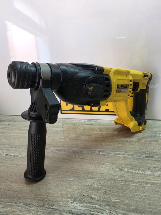 Dewalt Перфоратор DCH033 18V.