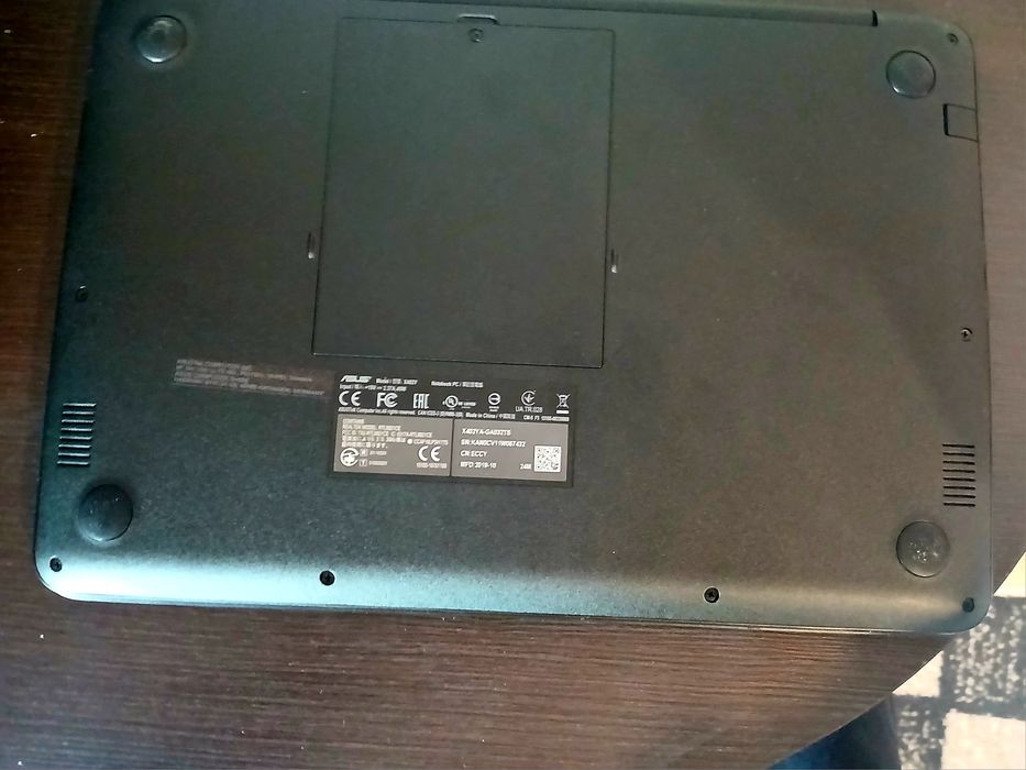 Vând leptop Asus nou utilizat nu mai de 2 ori