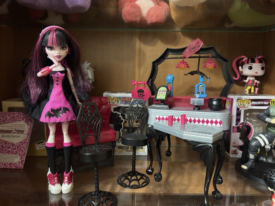 Продается плейсет Дракулауры из серии “Die-ner”