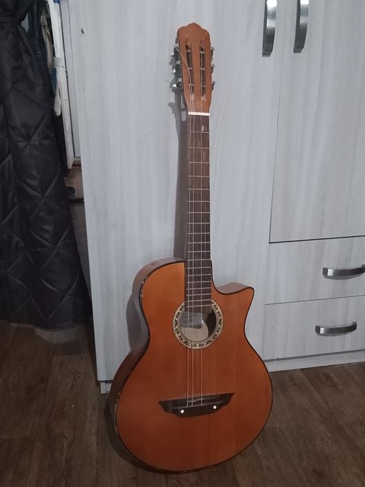 Гитара сатылады 15000