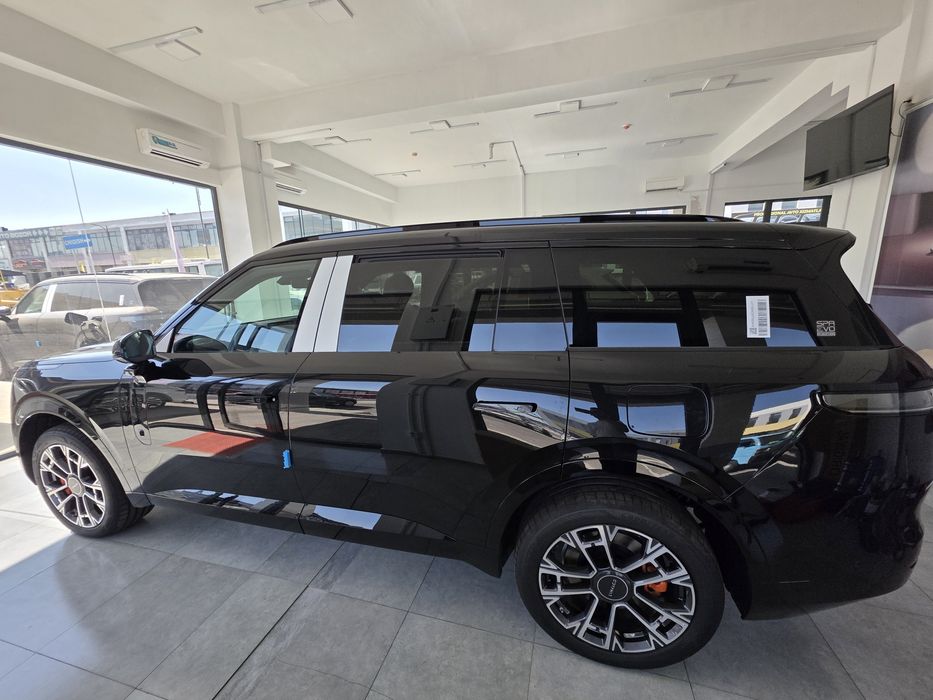 Lynk&co 900 hybrid