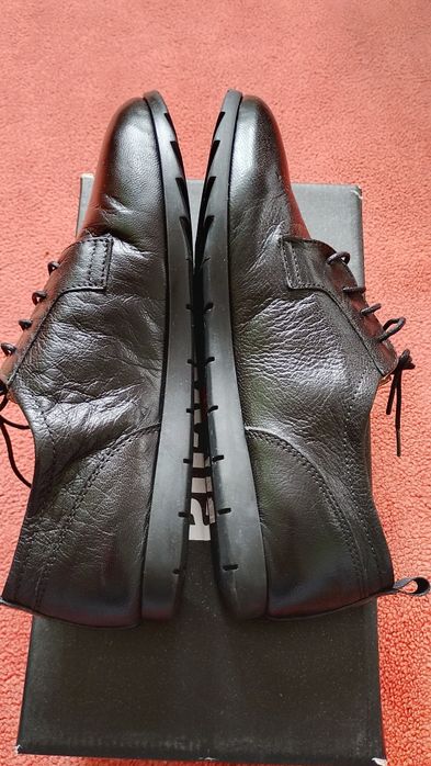 Италиански кожени обувки за тесен крак