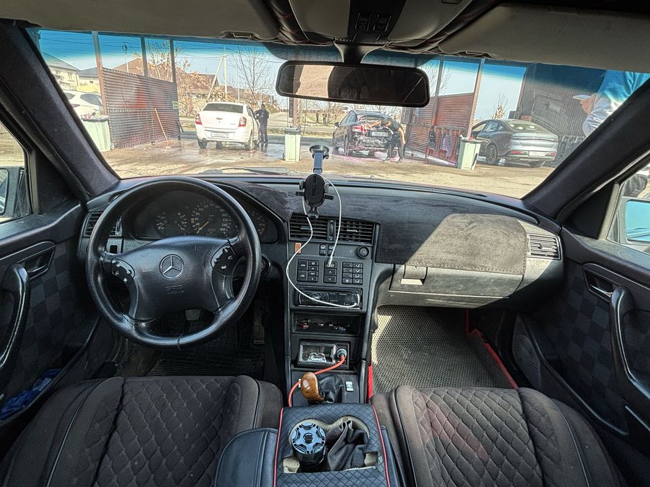 Продам Мерседес сешка 280 механика
