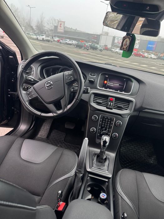 Volvo v40 2018 2.0 Diesel Automat