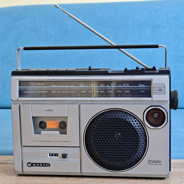 Радиокасетофон Sanyo M2429FZ (1982 г.)
