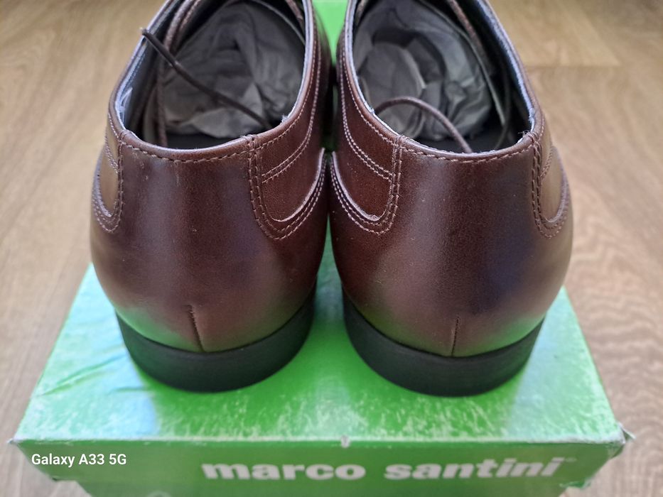 Vând pantofi noi din piele  pentru  bărbaţi,  brand  Marco Santini.