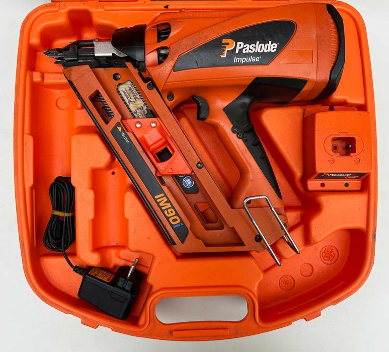 PASLODE IM90i- Акумулаторен такер за дърво 50-90мм