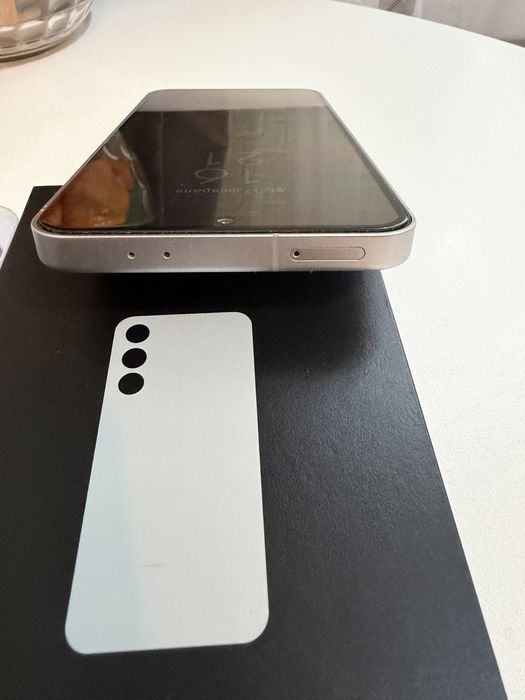 Samsung S24FE 256гб серый