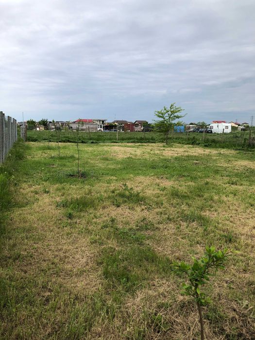 Teren intravilan 500 mp cu casa mobila