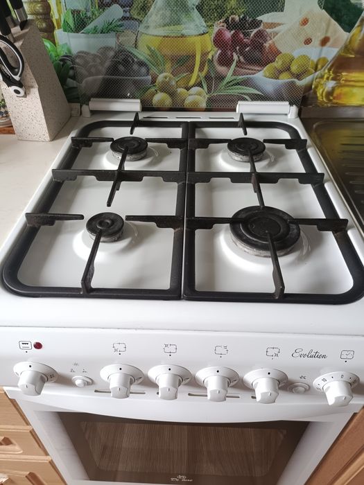 Продам срочно кухонную плиту De Luxe