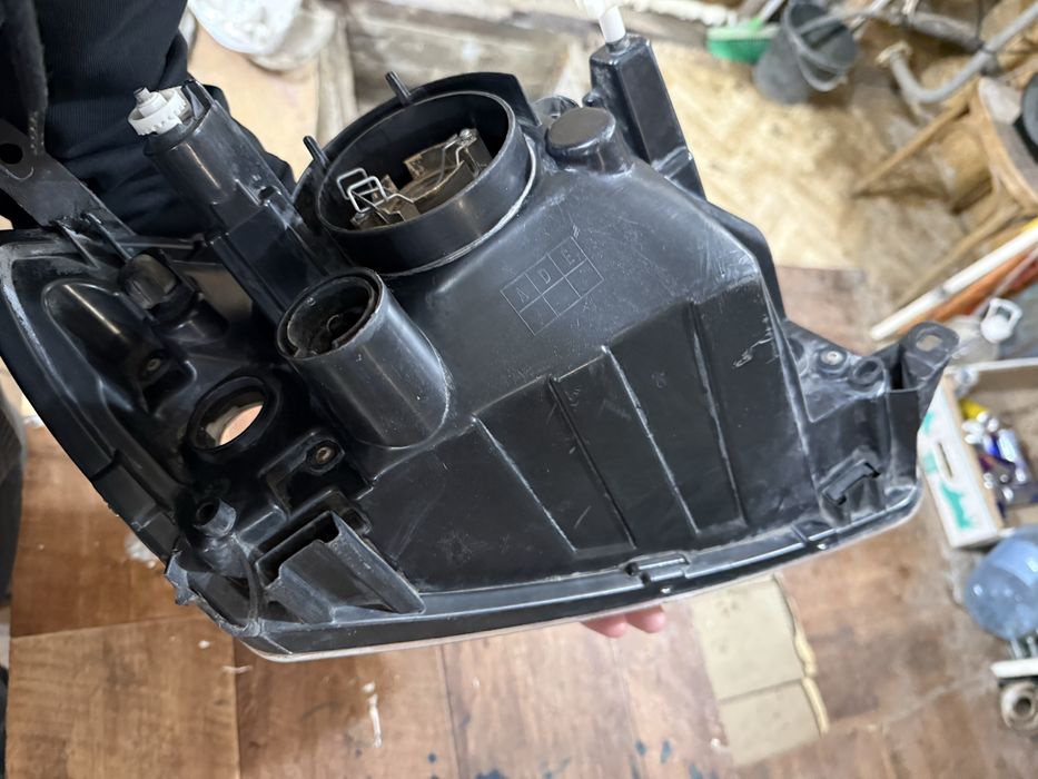 Фара гранта левая