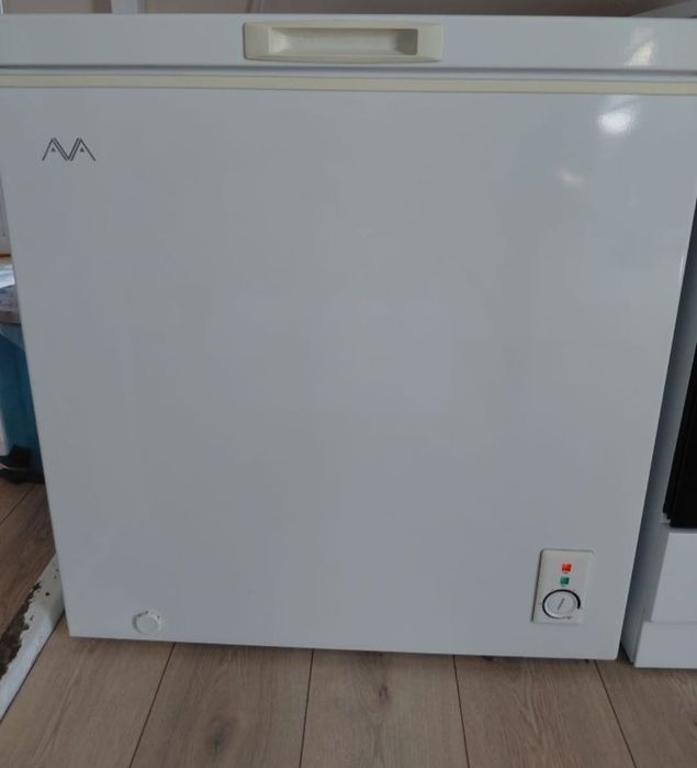 Морозильник продам