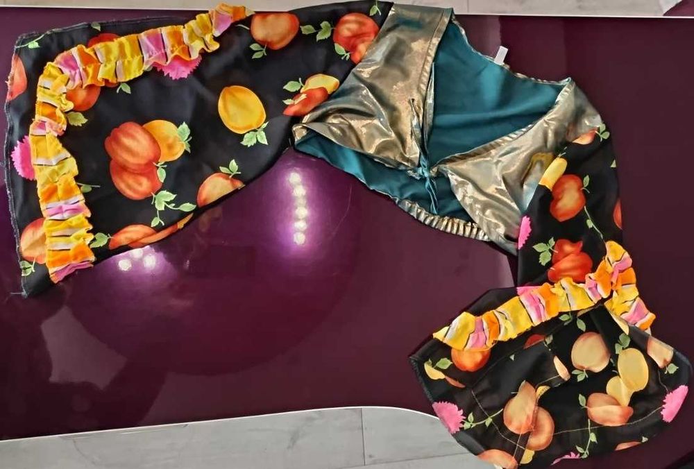 Стилизиран фолклорен костюм за момиче