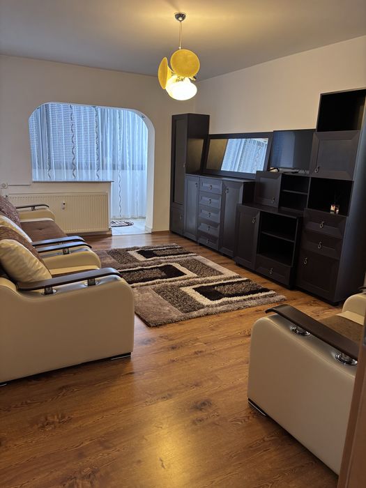 Inchiriez in regim hotelier apartament cu doua camere semidecomandat in Craiovita la Orizont
