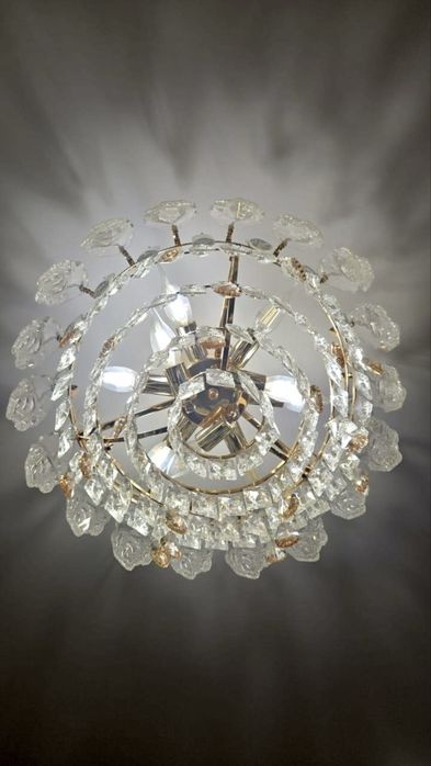 Стильная люстра в отличном состоянии