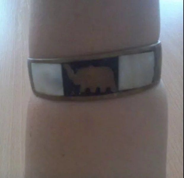 Brățară veche, piesă deosebită, din alamă, sidef alb și email