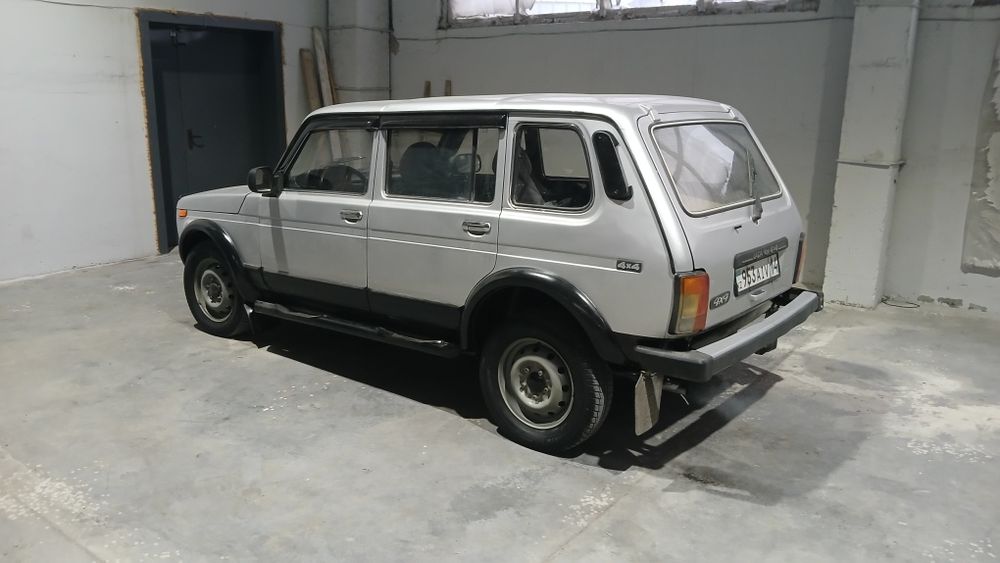 Продам ниву 5 дверную