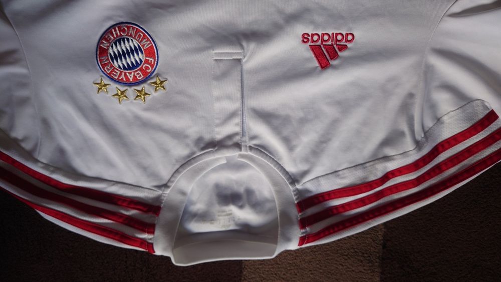 Bayern Munich Size L T shirt