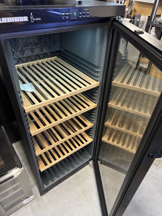 Vitrina de vinuri Liebherr WKB3212