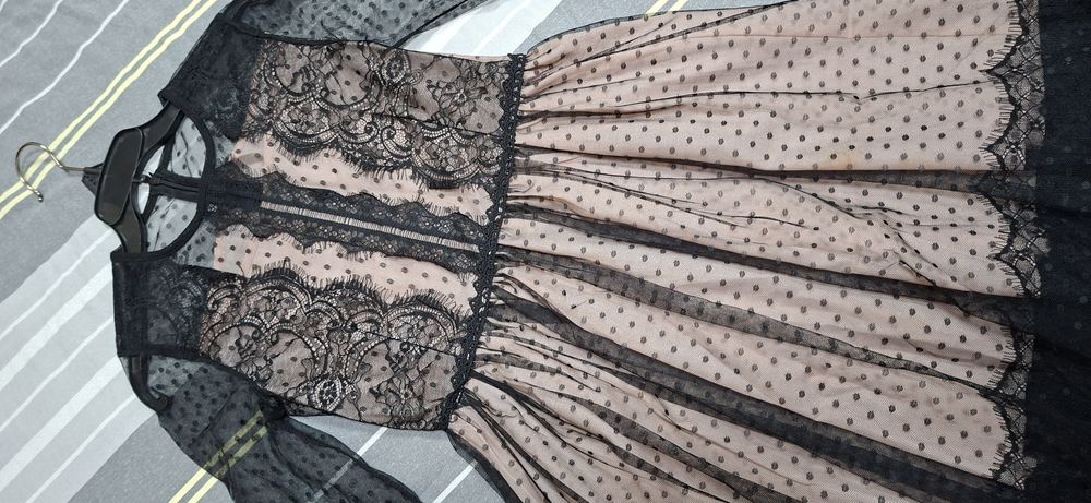 Продаётся платья для девочек на 9-10 лет