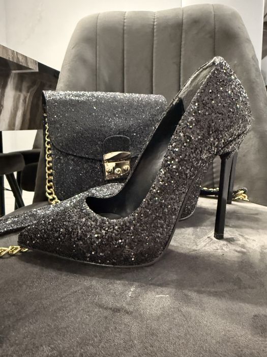 Обувки на висок ток