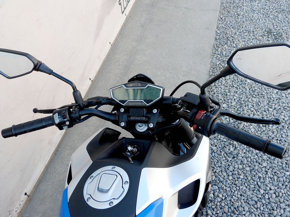 Motocicletă CFLITE 250NK 2026 | Rate | Leasing