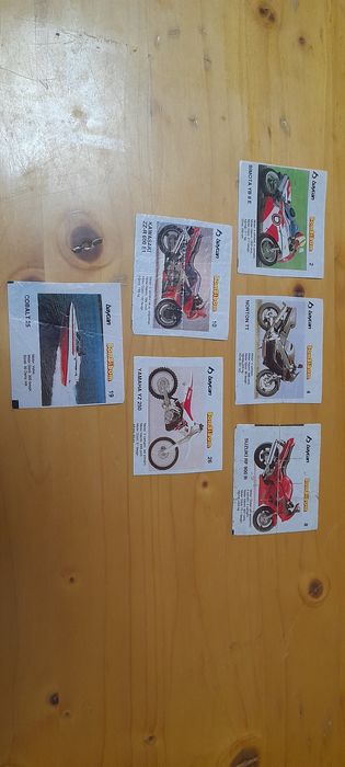 Продавам /Заменям картинки от дъвки